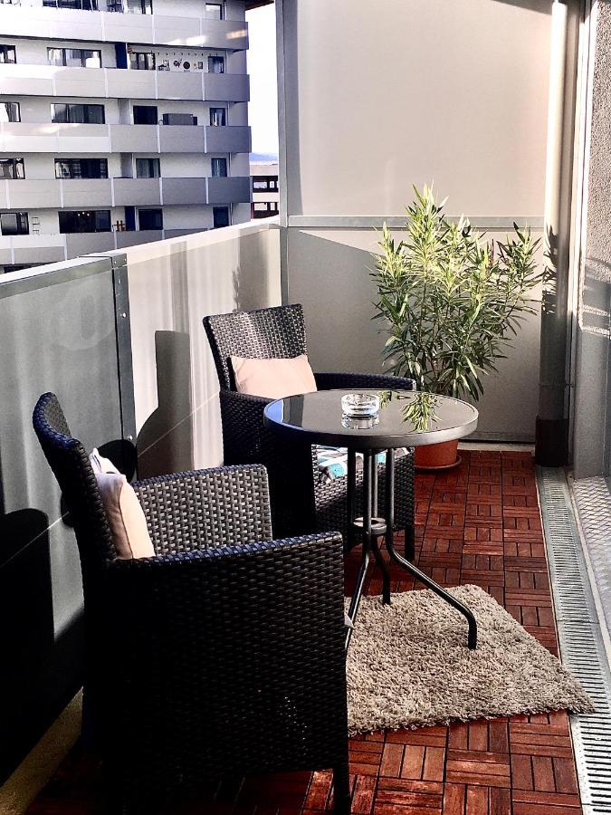2 Bedroom Apartment Next To Metro U1 And Garage Parking Vienna Exterior photo