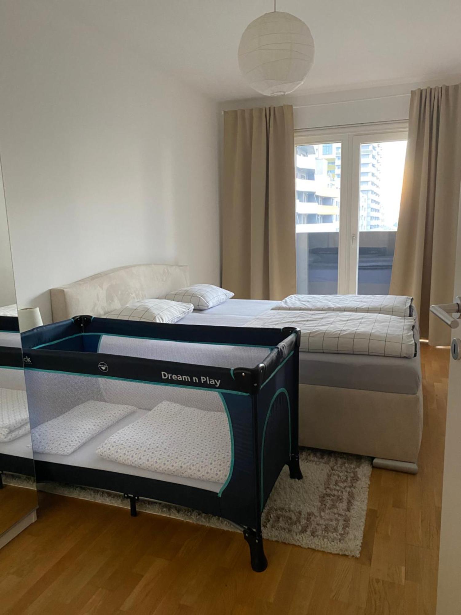 2 Bedroom Apartment Next To Metro U1 And Garage Parking Vienna Exterior photo